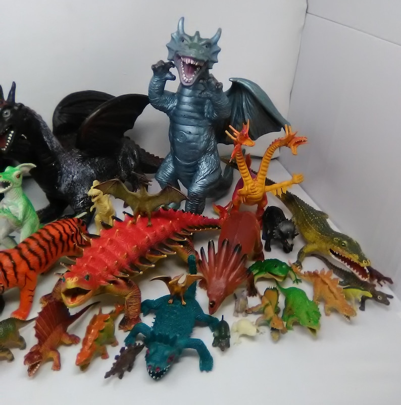 Large Dragon & Dinosaur Lot Galaxy Fighter Steeds Action Figure lot MOTU KO Galaxy Warrior Vintage Imperial Beast 80s toys image 3