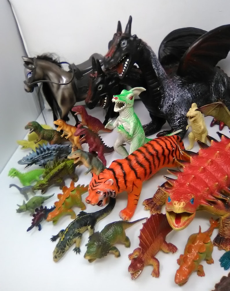 Large Dragon & Dinosaur Lot Galaxy Fighter Steeds Action Figure lot MOTU KO Galaxy Warrior Vintage Imperial Beast 80s toys image 2