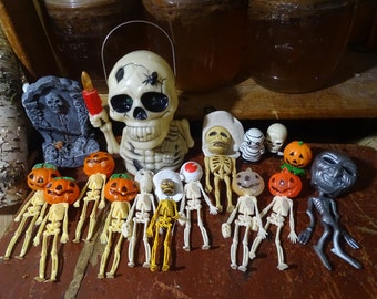 Plastic sales skull necklace