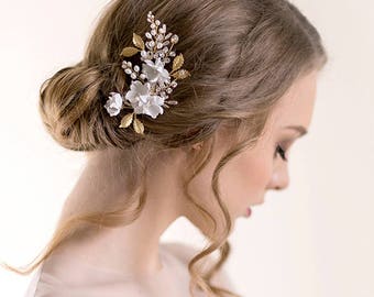 Tocado de novia de oro con flor de iris - peine de pelo de boda floral - accesorios para el cabello de boda - pieza de cabeza de perla y cristal