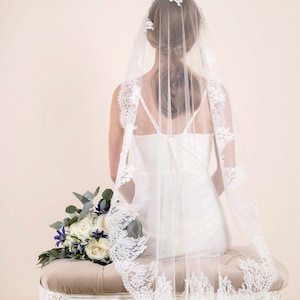 Lace Mantilla Veil Wedding Veil Chantilly Lace Bridal Veil Hip Length, Fingertip Length image 1