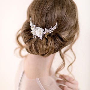 Veil Flower Hair Comb Dahlia Flower Bridal Headpiece with Pearls Wedding Hair Comb Ivory, white image 2