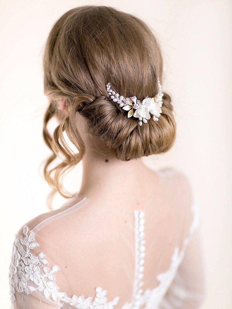 Veil Flower Hair Comb Dahlia Flower Bridal Headpiece with Pearls Wedding Hair Comb Ivory, white image 4