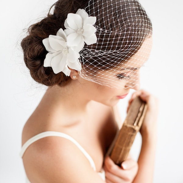 Birdcage Veil with Flowers 9" - Bandeau Birdcage Veil - Wedding Mini Veil - Magnolia Flower - Wedding Hair Accessories