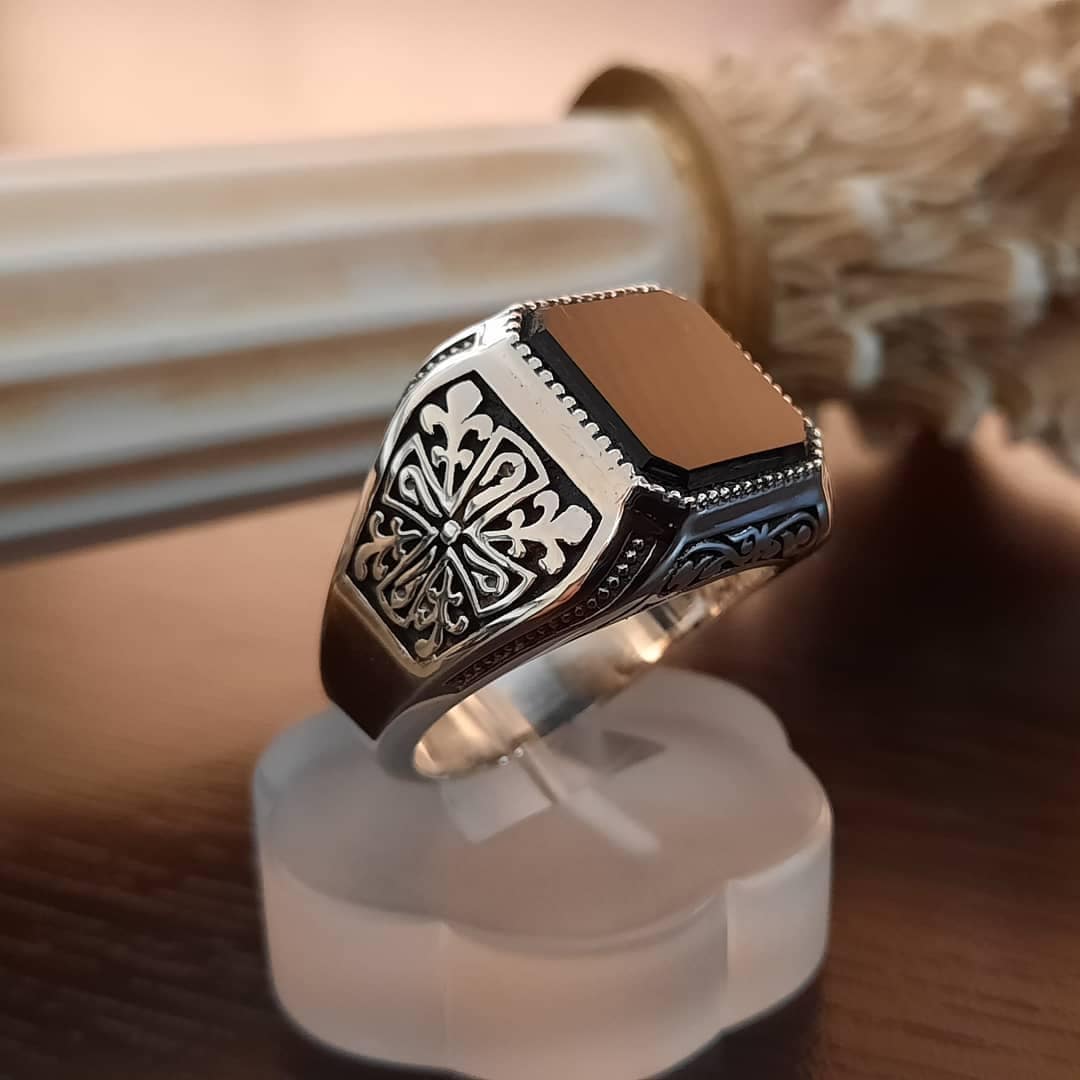 【VASEUL】Byzantine Square Onyx Ring Byzantine Onyx Ring In Sterling Silver And 14K Gold New Releases