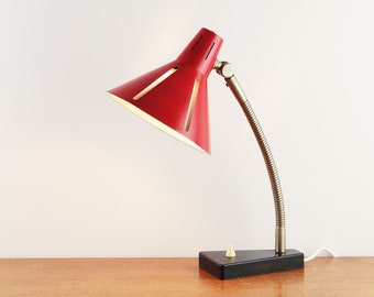 Mid-century Modern red table lamp by Hala Zeist "Zonneserie" - Designed by H.Th.J.A. Busquet - Dutch design - ca. 1960s