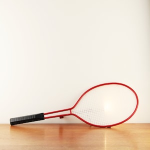 Curious vintage tennis racket lamp - Made in the 1980s