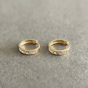 14k Solid Yellow Gold/CZ Circle Gold Huggie Hoop Earrings