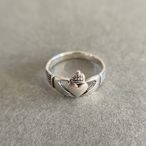 Silver Small Irish Celtic Claddagh Ring, Irish Promise Ring, Silver Friendship Ring, Silver Love Ring - Sterling Silver[R1036]