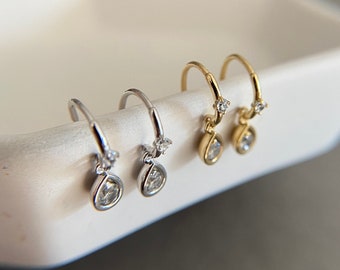 Petite créole ouverte en forme de larme CZ, demi-créole simple, petites boucles d'oreilles minimalistes - Argent sterling