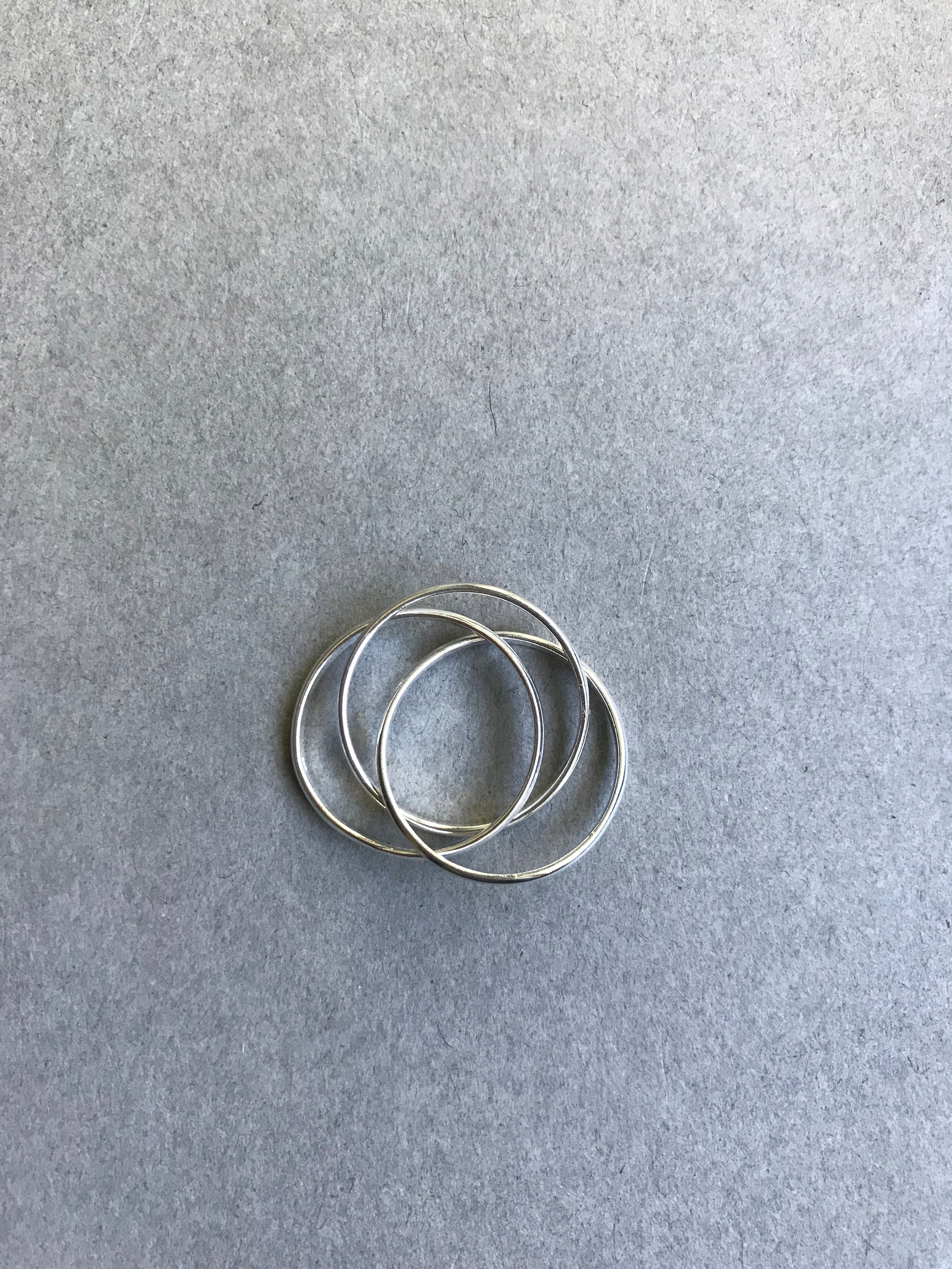 Three Interlocking Oval Rings Silver *thin* Triple Interlocked Ring, Multi Band Rings, Intertwining ...