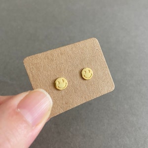 Silver Tiny Smile Stud Earrings - Sterling Silver [SE9004]
