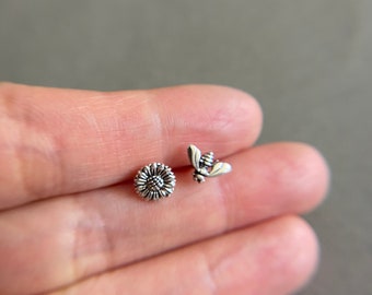 Tiny Mini Bee and Sunflower Stud Earrings - Sterling Silver [ESV1053]