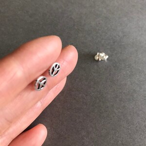 Oxidized Turquoise Chip Peace Sign Stud Earrings main image 0