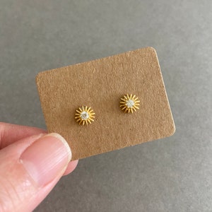 Silver Tiny CZ Sunburst Stud Earrings - Sterling Silver [SE9006]
