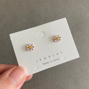 Tiny Daisy Flower Stud Earrings - Sterling Silver Pin Post