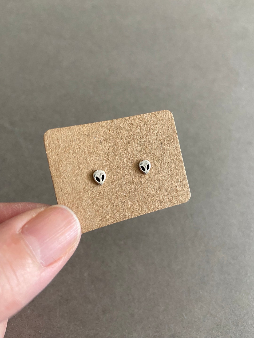 シルバータイニーエイリアンスタッドピアス - スターリングシルバー - Etsy 日本