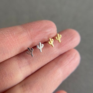 Silver Tiny Cactus Stud Earrings, Saguaro cactus , Southwest style, Dessert tree, Arizona - Sterling Silver [ES9021]