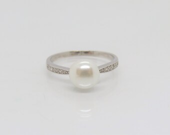 Pearl Ring Size 9 12