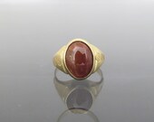 Vintage 18K Solid Yellow Gold Oval Dark Red Jadeite Jade Money Coin Ring Size 5
