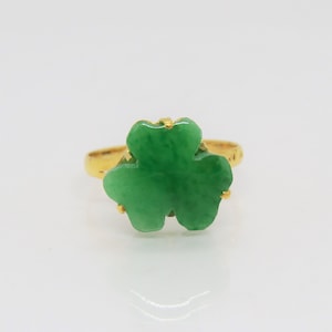 Vintage 18K Solid Yellow Gold Natural Green Jadeite Jade Three Leaf Clover Ring Size 7