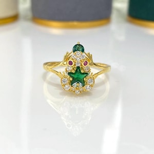 Vintage 15K Gold Frog Ring: Emerald, White Topaz, Ruby Eyes – Size 7.5.