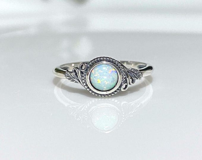 Vintage Sterling Silver White Opal Ring Size 7