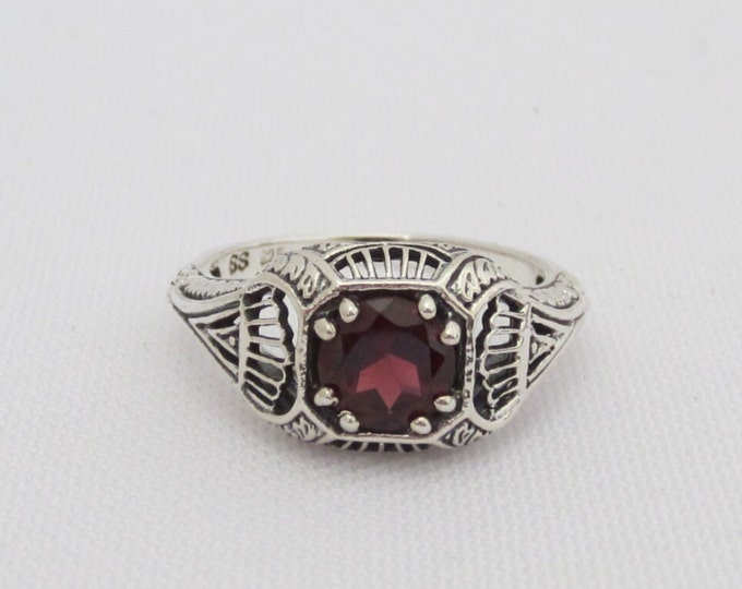 Sterling Silver Natural Garnet Filigree Ring Size 6
