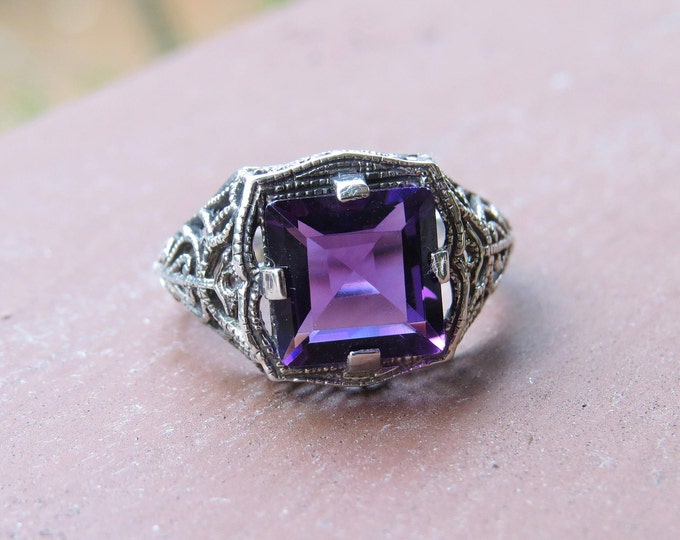 Vintage Sterling Silver Princess cut Amethyst Filigree Ring Size 8