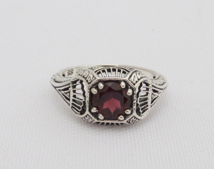 Vintage Sterling Silver Natural Garnet Filigree Ring Size 7