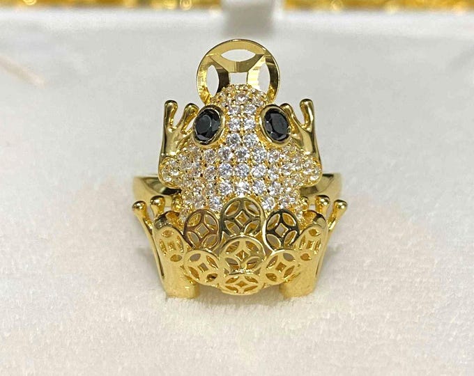 Vintage 15K Gold Frog Ring: White Topaz & Sapphire Eyes, Size 7.