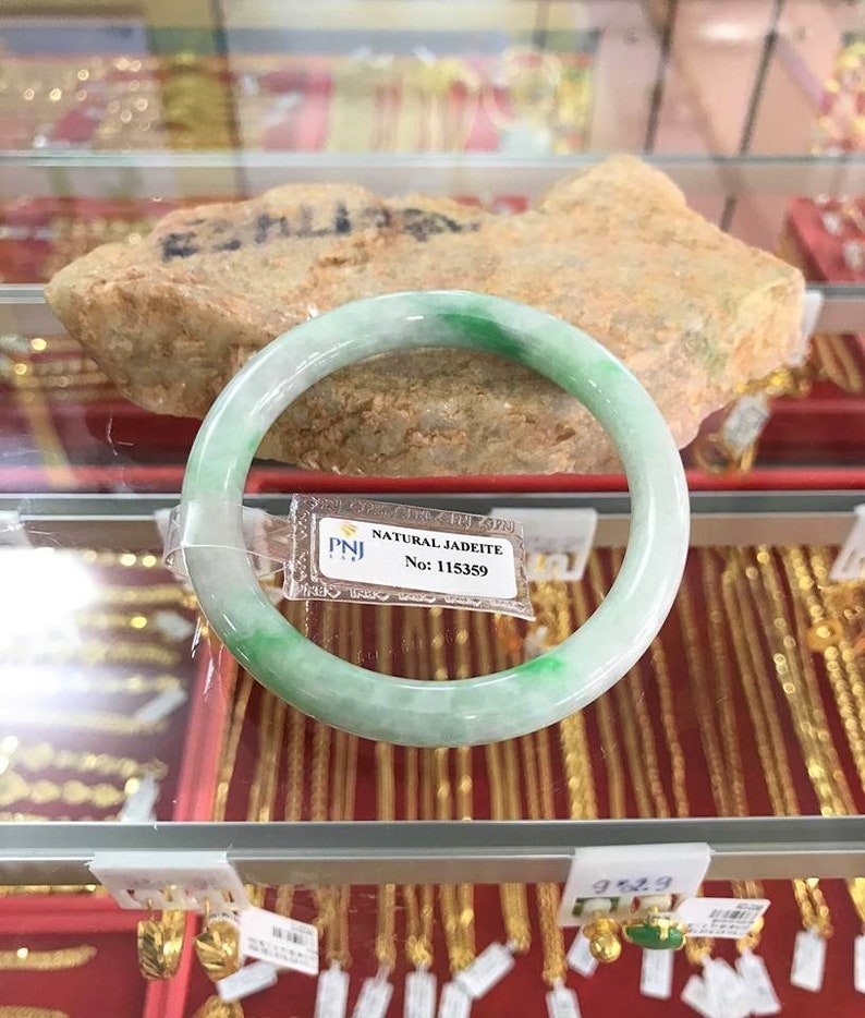 Vintage Translucent Natural Green White Jadeite Jade Bangle Bracelet 54.8MM