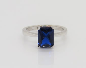 Vintage Sterling Silver Emerald Cut Blue Sapphire Ring Size 4