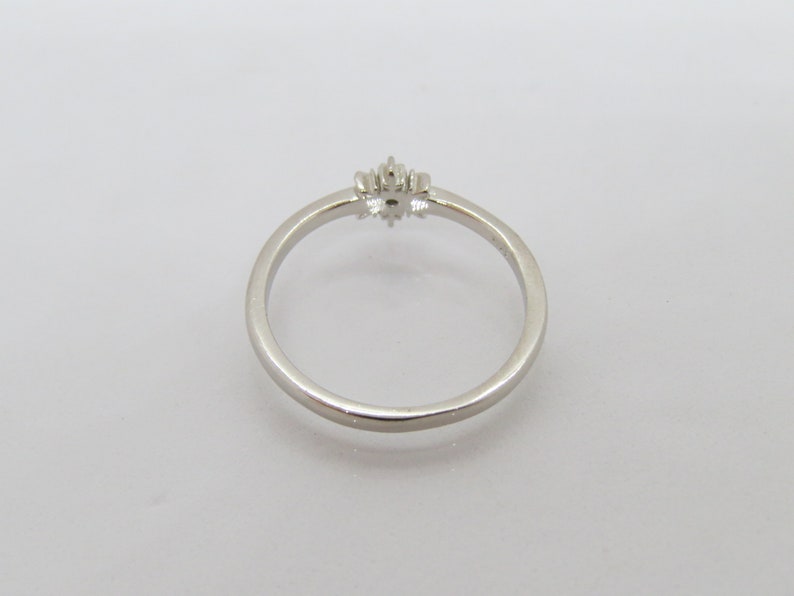 Vintage Sterling Silver Aquamarine Snowflake Tiny Ring Size 6