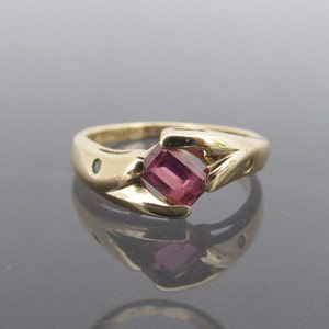 Vintage 14K Solid Yellow Gold Natural Pink Tourmaline & Diamond Ring Size 6.5