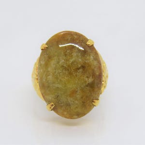 Vintage 18K Solid Yellow Gold Oval Yellow, Brown Jadeite Jade Ring Size 8