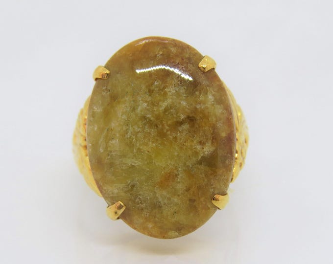 Vintage 18K Solid Yellow Gold Oval Yellow, Brown Jadeite Jade Ring Size 8