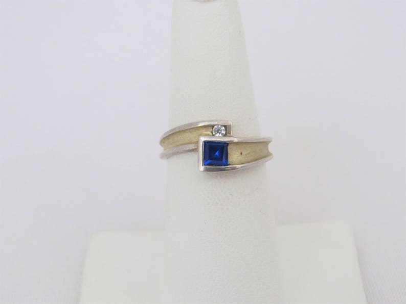 Vintage Sterling Silver Blue Sapphire /& White Topaz Ring Size 7