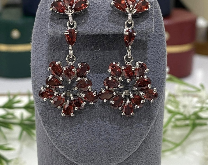 Vintage Sterling Silver Natural Garnet Flower Dangle Earrings.