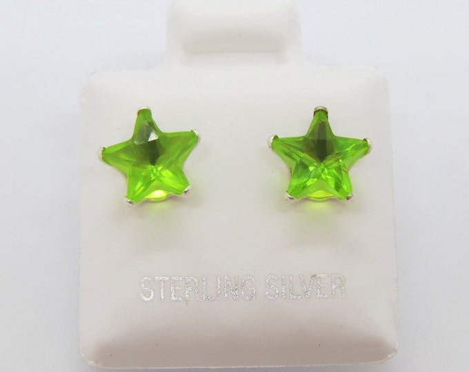 Vintage Sterling Silver Star cut Peridot Stud Earrings 7MM