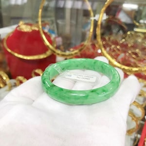 Vintage Durchscheinender Grüner Jadeit Jade Armreif 55,8MM
