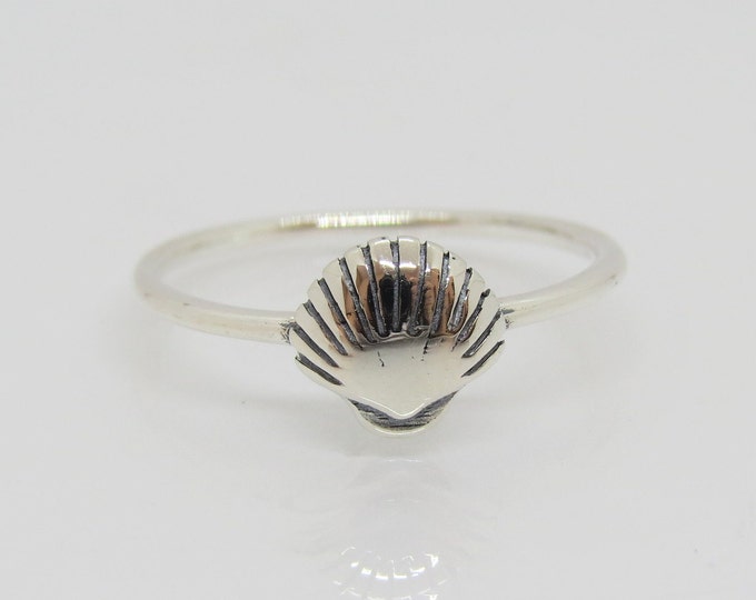 Vintage Sterling Silver Seashell Thin Band Ring Size 7