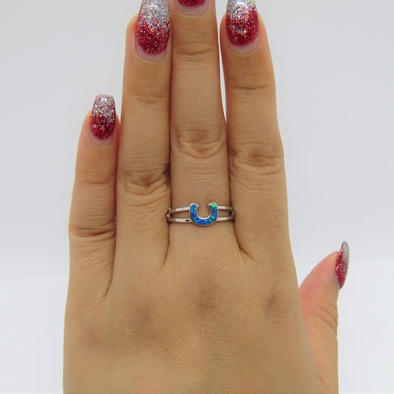 Bague Fer à Cheval Avec Opale De Feu Bleue - Taille 9,25 - Argent Plaqué - Pierre De Laboratoire - Neuf