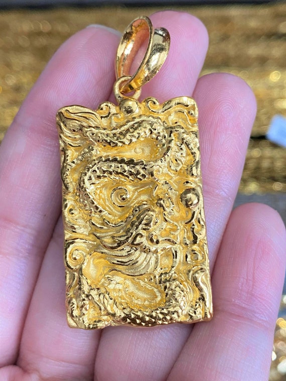 3d gold pendant deals