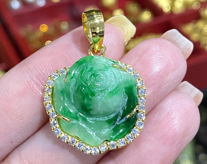 Vintage 18K Solid Gold Green, White Jadeite Jade & White Topaz Rose Flower Pendant.