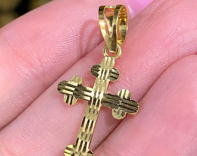 Vintage 18K Solid Gold Diamond cut Cross Pendant.