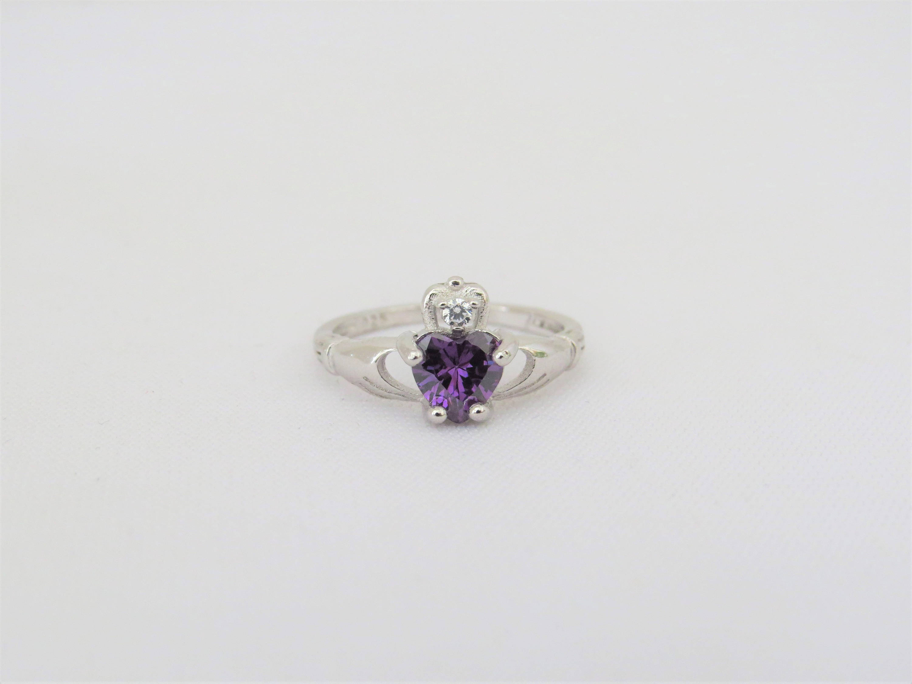Bague Claddagh Cœur En Argent Plaqué - Sertie De Topaze Arc-en-ciel & Blanche - Modèle R1553, Neuve Sans Boîte