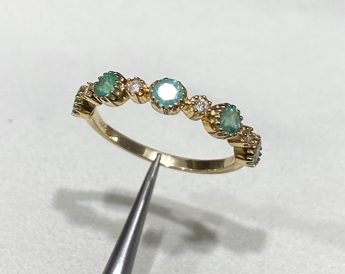 Vintage 14K Solid Yellow Gold Natural Emerald & Diamond Ring Size 7
