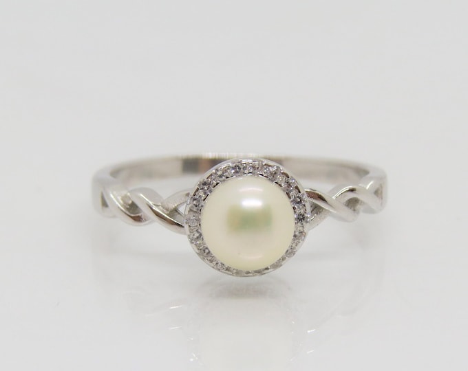 Vintage Sterling Silver White Pearl & White Topaz Celtic Ring Size 7