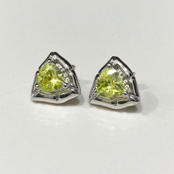 Vintage Sterling Silver Peridot Triangle Earrings. - image 5